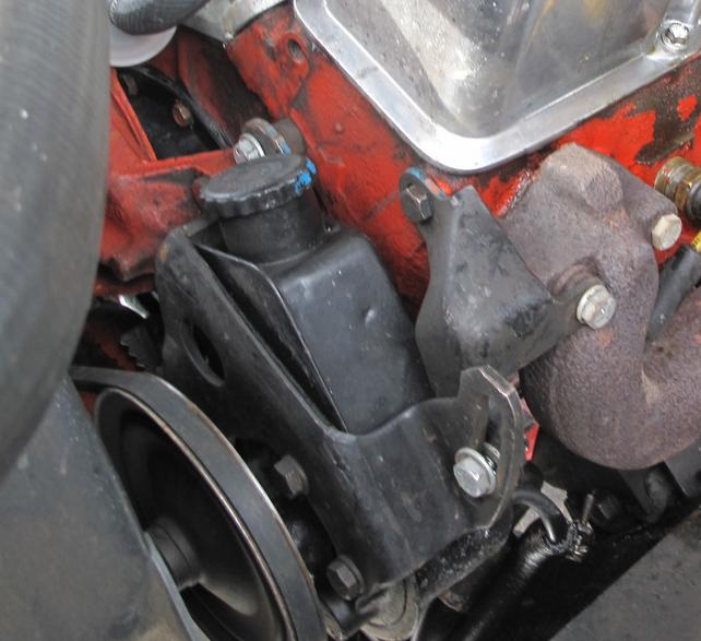 Used 1971-72 Chevrolet C10-C30 and Blazer power steering pump bracket 6272729